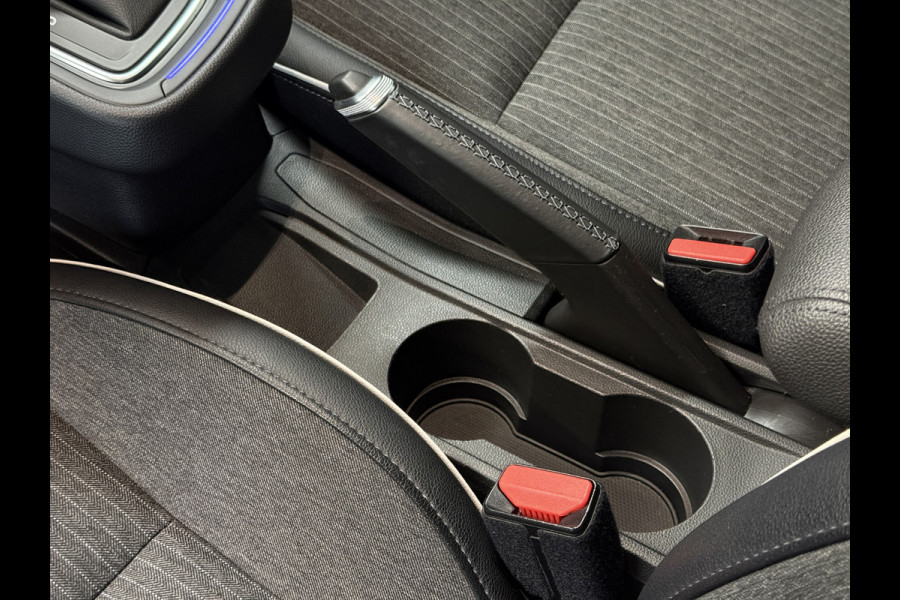 Renault Clio 1.3 TCe 130pk Aut | intens | Groot Navi | 17" | Stoelverwarming | Carplay | Cruise Control | 100% Dealer onderhouden!