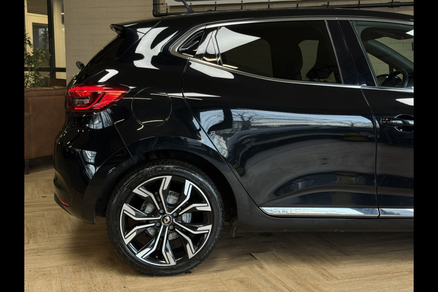 Renault Clio 1.3 TCe 130pk Aut | intens | Groot Navi | 17" | Stoelverwarming | Carplay | Cruise Control | 100% Dealer onderhouden!