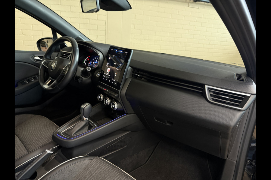 Renault Clio 1.3 TCe 130pk Aut | intens | Groot Navi | 17" | Stoelverwarming | Carplay | Cruise Control | 100% Dealer onderhouden!