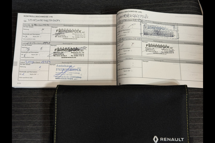 Renault Clio 1.3 TCe 130pk Aut | intens | Groot Navi | 17" | Stoelverwarming | Carplay | Cruise Control | 100% Dealer onderhouden!