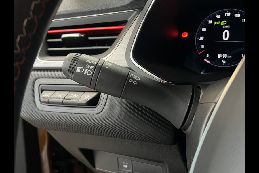 Renault Captur 1.3 TCe 160 RS Line | VERKOCHT! Groot Navi | Stoel, Stuur & voorruitverwarming | 18" | Led | 100% Dealer onderhouden!