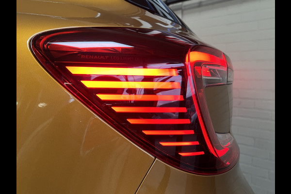 Renault Captur 1.3 TCe 160 RS Line | VERKOCHT! Groot Navi | Stoel, Stuur & voorruitverwarming | 18" | Led | 100% Dealer onderhouden!