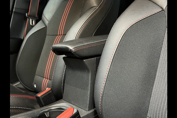 Renault Captur 1.3 TCe 160 RS Line | VERKOCHT! Groot Navi | Stoel, Stuur & voorruitverwarming | 18" | Led | 100% Dealer onderhouden!