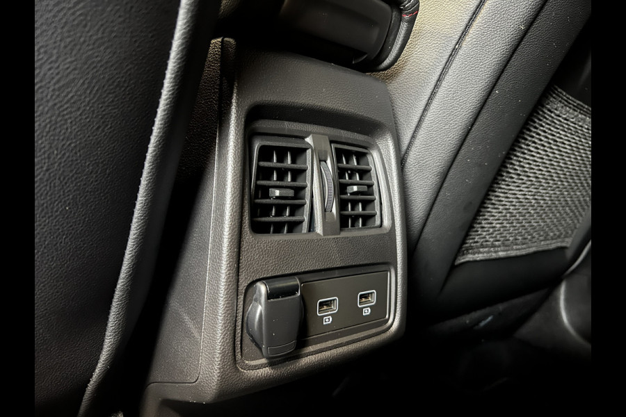 Renault Captur 1.3 TCe 160 RS Line | VERKOCHT! Groot Navi | Stoel, Stuur & voorruitverwarming | 18" | Led | 100% Dealer onderhouden!