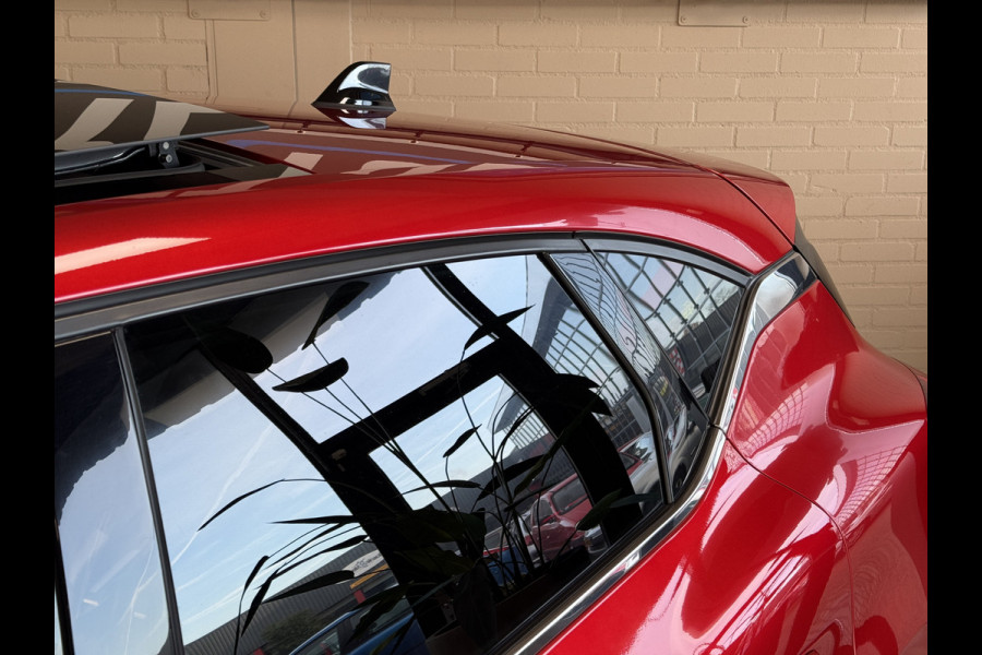 Renault Captur 1.3 TCe 160 R.S. Line | Groot Navi | Pano | Camera | Stoelverwarming | Led | 18" | 100% Dealer onderhouden!