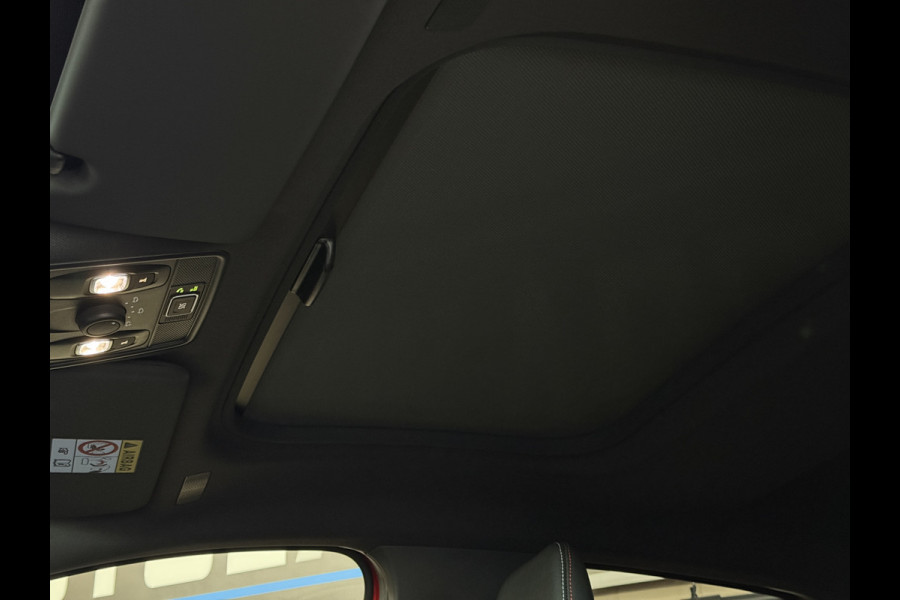 Renault Captur 1.3 TCe 160 R.S. Line | Groot Navi | Pano | Camera | Stoelverwarming | Led | 18" | 100% Dealer onderhouden!