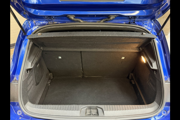 Renault Clio 1.3 TCe 130pk | Edition One | Groot Navi | Bose | 360 | Blindspot | Stoel & Stuur verwarming | 17"| 100% Onderhouden!