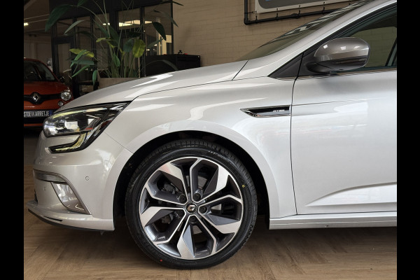 Renault Mégane 1.3 TCe 160TCe GT-Line | Navi | 18 inch | Led | Camera | Stoelverwarming | PDC V+A | Keurig nette en goed onderhouden Megane GT-Line
