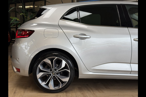 Renault Mégane 1.3 TCe 160TCe GT-Line | Navi | 18 inch | Led | Camera | Stoelverwarming | PDC V+A | Keurig nette en goed onderhouden Megane GT-Line