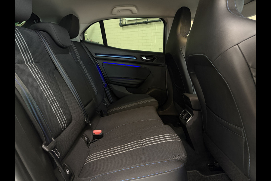 Renault Mégane 1.3 TCe 160TCe GT-Line | Navi | 18 inch | Led | Camera | Stoelverwarming | PDC V+A | Keurig nette en goed onderhouden Megane GT-Line