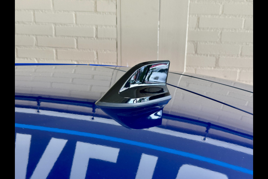 Renault Clio 1.0 TCe 90 Esprit Alpine | Groot Navi | Bose | Camera | 17" | Blindspot | ACC Volledig Dealer onderhouden!