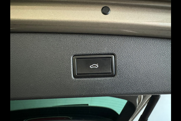 Volkswagen Tiguan 1.4 TSI ACT Highline Business R Pano|Trekhaak