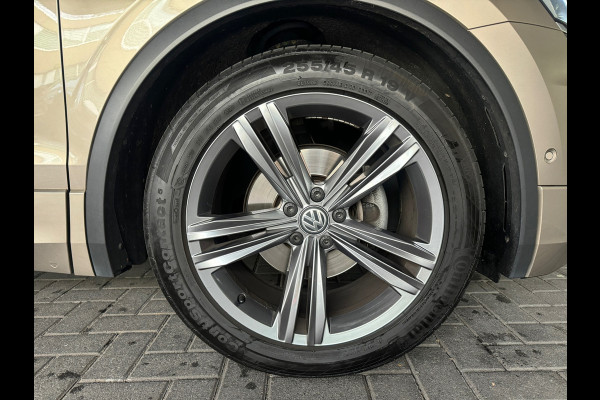 Volkswagen Tiguan 1.4 TSI ACT Highline Business R Pano|Trekhaak