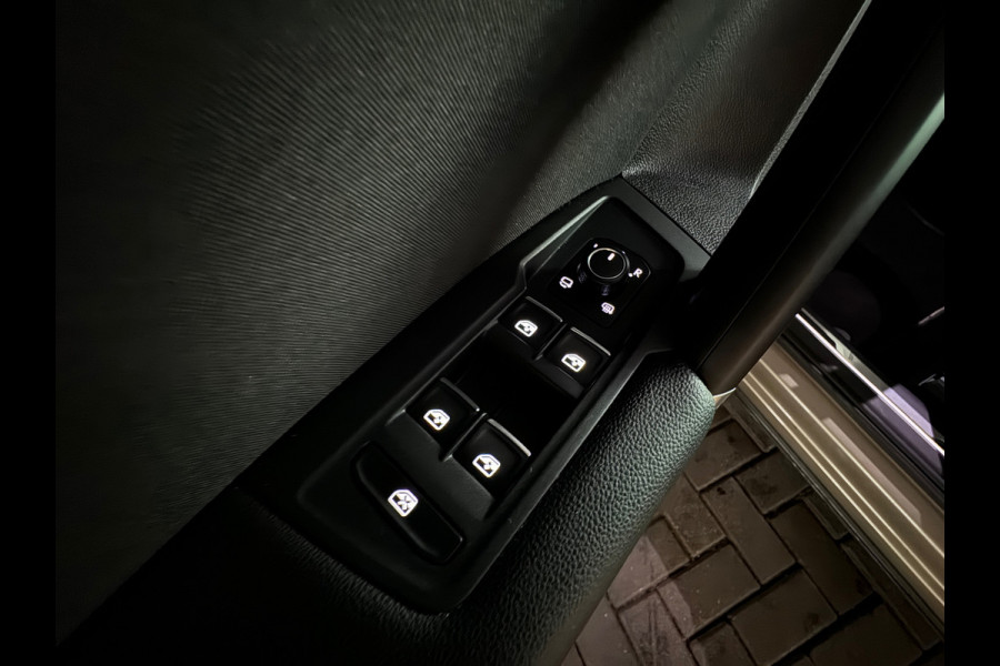 Volkswagen Tiguan 1.4 TSI ACT Highline Business R Pano|Trekhaak