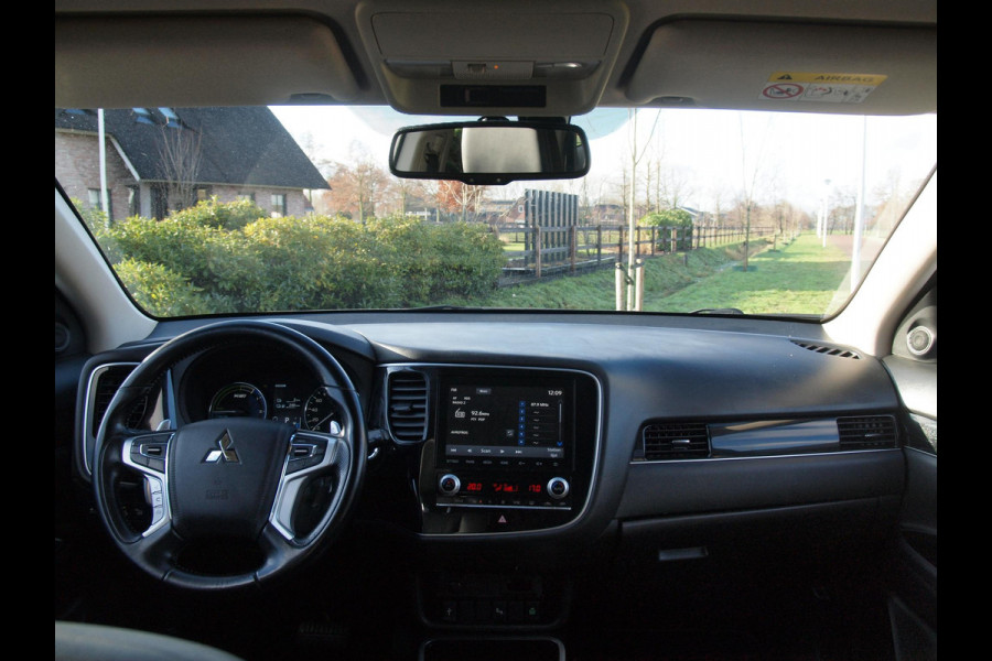 Mitsubishi Outlander 2.4 PHEV Intense | Camera | Apple Carplay | Cruise Control | NL-auto |