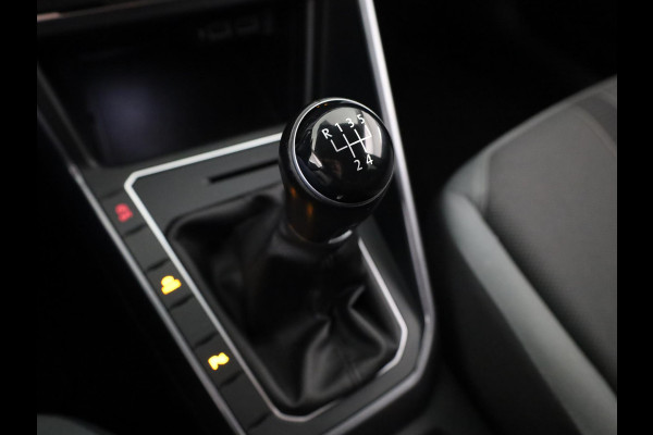 Volkswagen Polo 1.0 TSI Highline 95 pk | Navigatie | Parkeersensoren | Adaptieve cruise control | Apple Carplay/Android Auto |