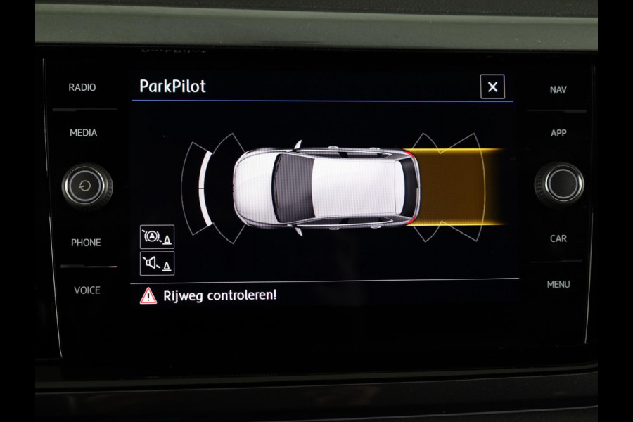 Volkswagen Polo 1.0 TSI Highline 95 pk | Navigatie | Parkeersensoren | Adaptieve cruise control | Apple Carplay/Android Auto |