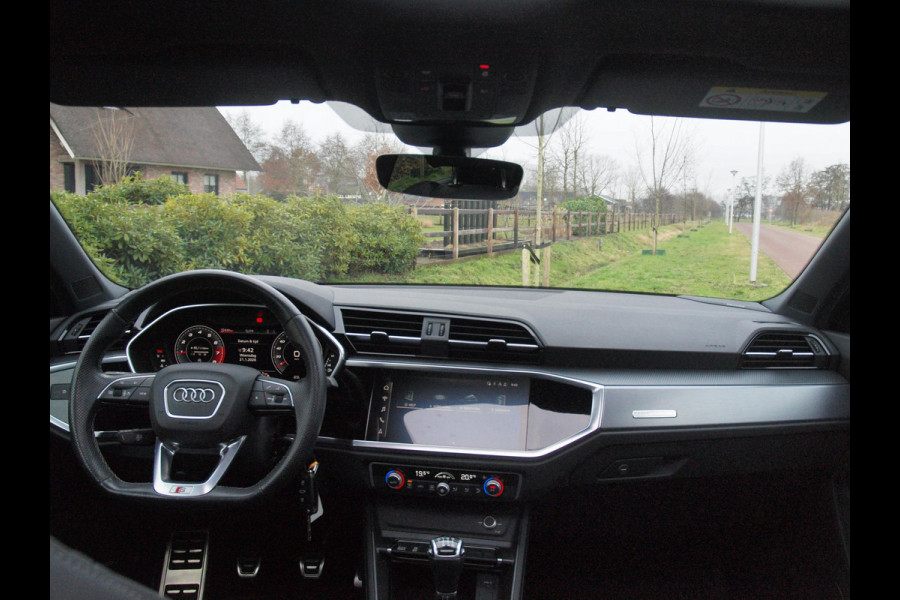 Audi Q3 Sportback 35 TFSI S Edition | 2X S-Line | Panoramadak | Bang & Olufsen | Tauzilver metallic | NL-Auto