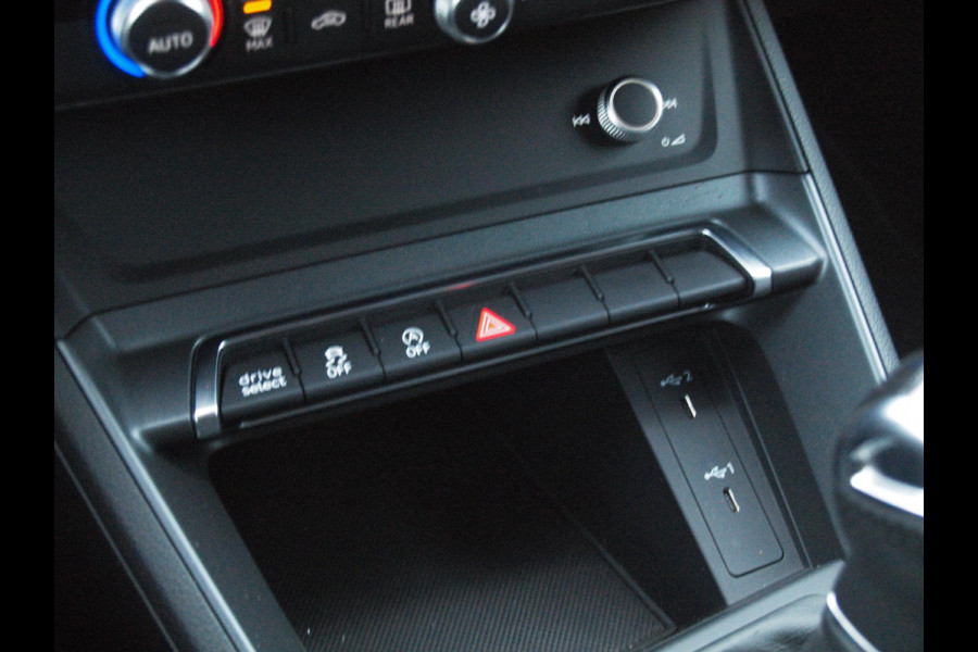 Audi Q3 Sportback 35 TFSI S Edition | 2X S-Line | Panoramadak | Bang & Olufsen | Tauzilver metallic | NL-Auto