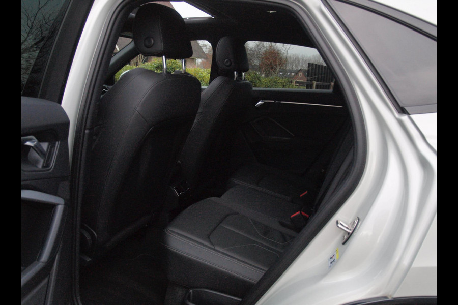 Audi Q3 Sportback 35 TFSI S Edition | 2X S-Line | Panoramadak | Bang & Olufsen | Tauzilver metallic | NL-Auto