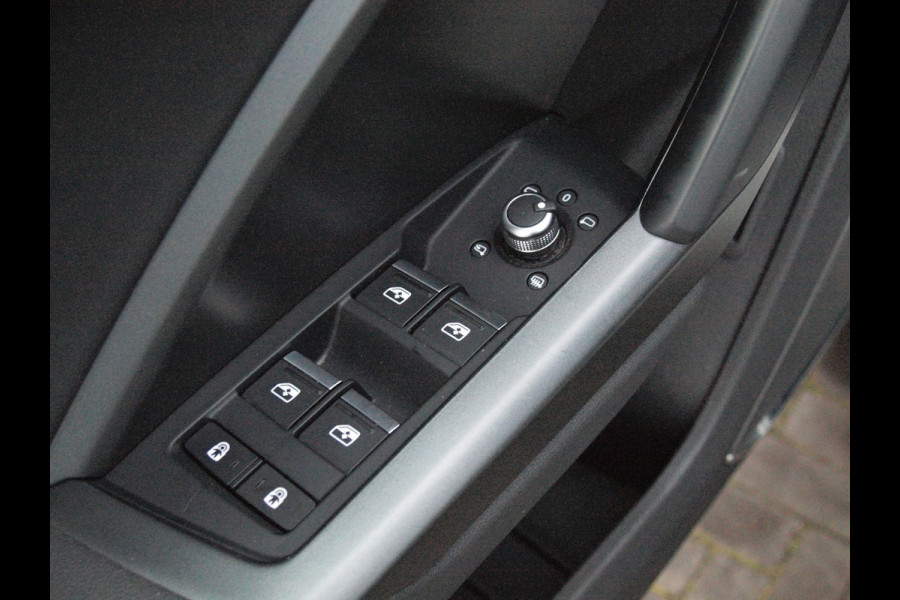Audi Q3 Sportback 35 TFSI S Edition | 2X S-Line | Panoramadak | Bang & Olufsen | Tauzilver metallic | NL-Auto