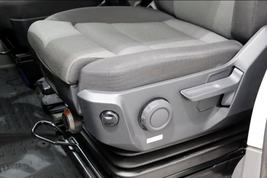 Volkswagen Crafter 35 2.0 TDI 177pk RWD L3H3 (L2H2) Airco/Camera Trekhaak 3500kg 09-2020