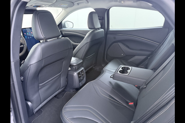 Ford Mustang Mach-E Extended RWD 98 kWh SOH 94% 294pk Pano-Dak Leer+8-weg-Elektr+Verwarmd+Geheugen 360-Camera Bang&Olufsen-HiFi Elektr.Achter Keyless Smartphone-key Dual-Ecc Ford-pass-Connect/Entry Speed-Assist Active-Breaking Blind-Spot-warning Driver-Alerd AB+  LMv LED-Lamp-v+a € 59.000 nieuw Orig.Nederlandse Auto 1e Eigenaar WLTP 610km