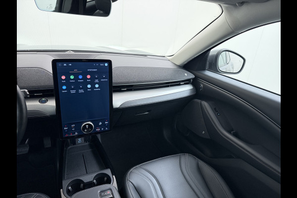 Ford Mustang Mach-E Extended RWD 98 kWh SOH 94% 294pk Pano-Dak Leer+8-weg-Elektr+Verwarmd+Geheugen 360-Camera Bang&Olufsen-HiFi Elektr.Achter Keyless Smartphone-key Dual-Ecc Ford-pass-Connect/Entry Speed-Assist Active-Breaking Blind-Spot-warning Driver-Alerd AB+  LMv LED-Lamp-v+a € 59.000 nieuw Orig.Nederlandse Auto 1e Eigenaar WLTP 610km
