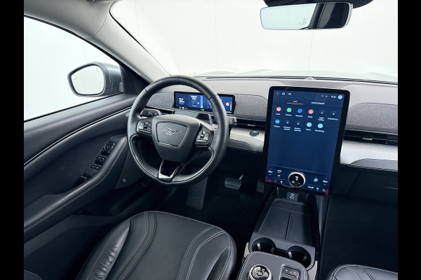 Ford Mustang Mach-E Extended RWD 98 kWh SOH 94% 294pk Pano-Dak Leer+8-weg-Elektr+Verwarmd+Geheugen 360-Camera Bang&Olufsen-HiFi Elektr.Achter Keyless Smartphone-key Dual-Ecc Ford-pass-Connect/Entry Speed-Assist Active-Breaking Blind-Spot-warning Driver-Alerd AB+  LMv LED-Lamp-v+a € 59.000 nieuw Orig.Nederlandse Auto 1e Eigenaar WLTP 610km