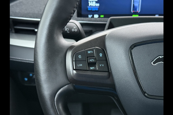 Ford Mustang Mach-E Extended RWD 98 kWh SOH 94% 294pk Pano-Dak Leer+8-weg-Elektr+Verwarmd+Geheugen 360-Camera Bang&Olufsen-HiFi Elektr.Achter Keyless Smartphone-key Dual-Ecc Ford-pass-Connect/Entry Speed-Assist Active-Breaking Blind-Spot-warning Driver-Alerd AB+  LMv LED-Lamp-v+a € 59.000 nieuw Orig.Nederlandse Auto 1e Eigenaar WLTP 610km