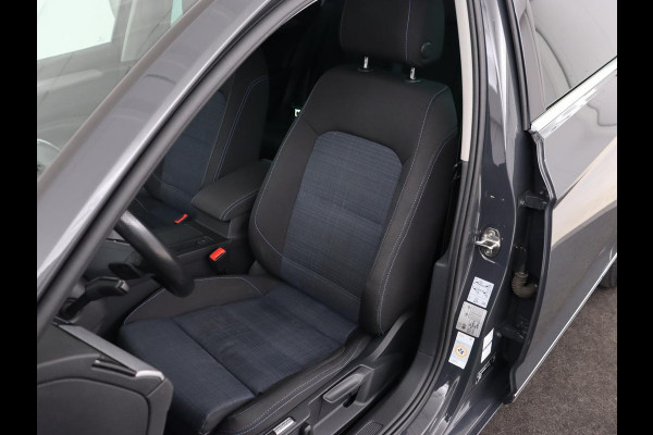 Volkswagen Passat 1.4 TSI PHEV GTE | Trekhaak | Stoelverwarming | Massage | Camera | Carplay | Navigatie | Adaptive cruise | Matrix LED | Parkeerhulp | Climate control | Plug In