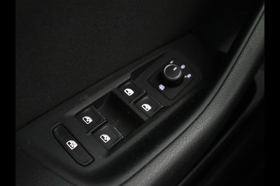 Volkswagen Passat 1.4 TSI PHEV GTE | Trekhaak | Stoelverwarming | Massage | Camera | Carplay | Navigatie | Adaptive cruise | Matrix LED | Parkeerhulp | Climate control | Plug In