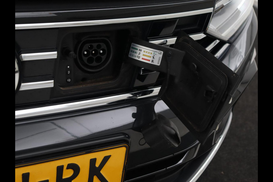Volkswagen Passat 1.4 TSI PHEV GTE | Trekhaak | Stoelverwarming | Massage | Camera | Carplay | Navigatie | Adaptive cruise | Matrix LED | Parkeerhulp | Climate control | Plug In