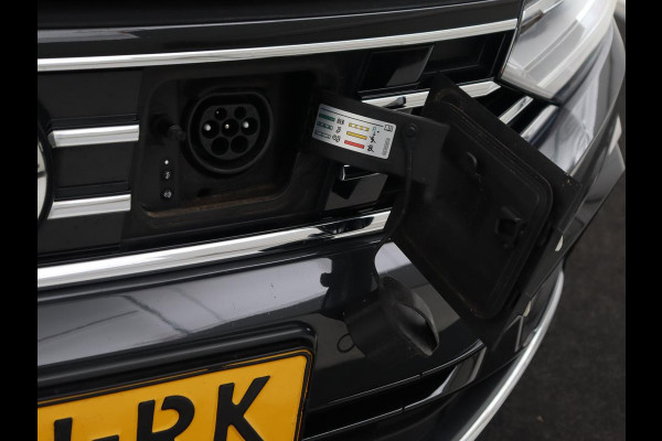 Volkswagen Passat 1.4 TSI PHEV GTE | Trekhaak | Stoelverwarming | Massage | Camera | Carplay | Navigatie | Adaptive cruise | Matrix LED | Parkeerhulp | Climate control | Plug In
