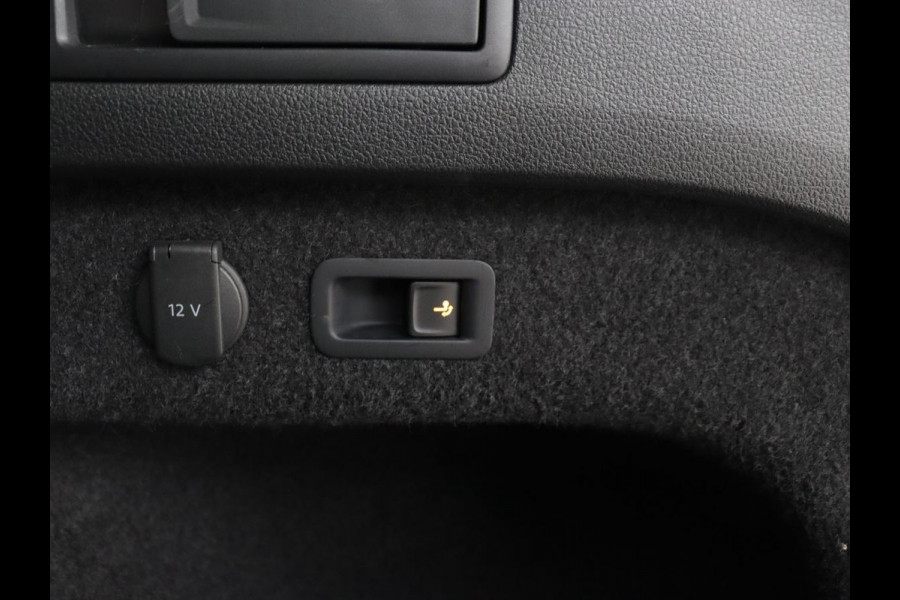 Volkswagen Passat 1.4 TSI PHEV GTE | Trekhaak | Stoelverwarming | Massage | Camera | Carplay | Navigatie | Adaptive cruise | Matrix LED | Parkeerhulp | Climate control | Plug In