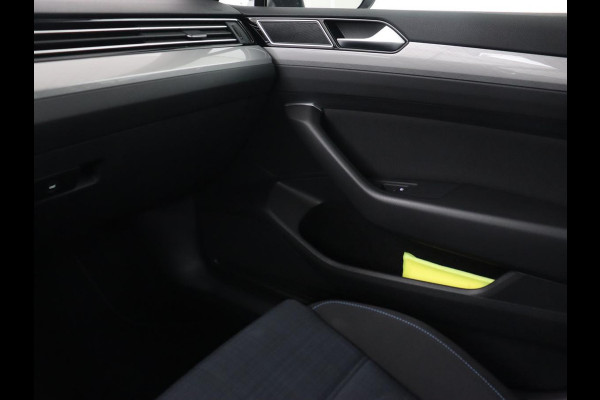 Volkswagen Passat 1.4 TSI PHEV GTE | Trekhaak | Stoelverwarming | Massage | Camera | Carplay | Navigatie | Adaptive cruise | Matrix LED | Parkeerhulp | Climate control | Plug In