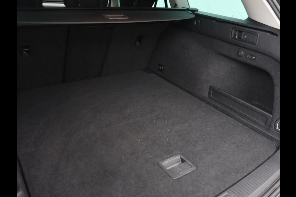 Volkswagen Passat 1.4 TSI PHEV GTE | Trekhaak | Stoelverwarming | Massage | Camera | Carplay | Navigatie | Adaptive cruise | Matrix LED | Parkeerhulp | Climate control | Plug In