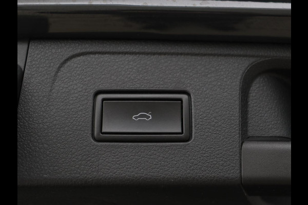 Volkswagen Passat 1.4 TSI PHEV GTE | Trekhaak | Stoelverwarming | Massage | Camera | Carplay | Navigatie | Adaptive cruise | Matrix LED | Parkeerhulp | Climate control | Plug In