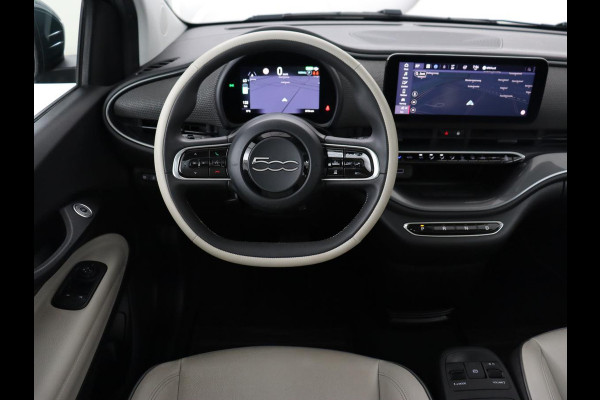 Fiat 500 La Prima 42 kWh | Panoramadak | Adaptive cruise | Leder | Camera | Keyless | Carplay | Parkeerhulp | Full LED | Side Assist | Climate control