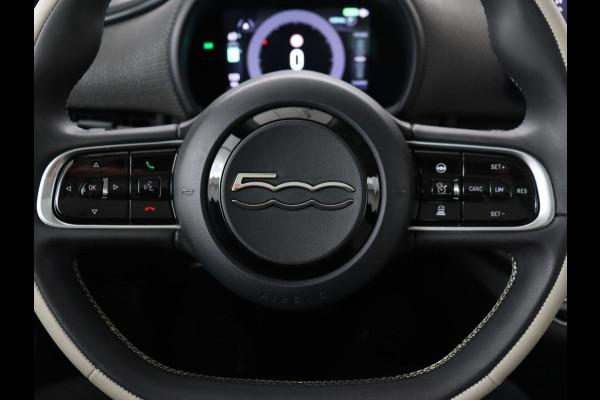 Fiat 500 La Prima 42 kWh | Panoramadak | Adaptive cruise | Leder | Camera | Keyless | Carplay | Parkeerhulp | Full LED | Side Assist | Climate control