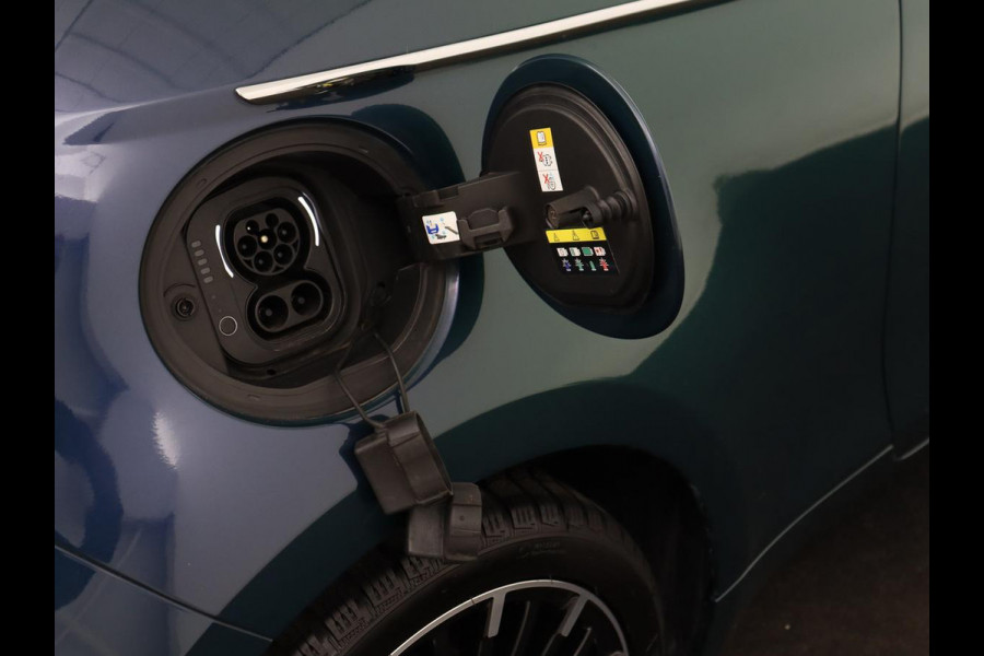 Fiat 500 La Prima 42 kWh | Panoramadak | Adaptive cruise | Leder | Camera | Keyless | Carplay | Parkeerhulp | Full LED | Side Assist | Climate control