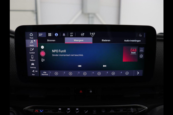 Fiat 500 La Prima 42 kWh | Panoramadak | Adaptive cruise | Leder | Camera | Keyless | Carplay | Parkeerhulp | Full LED | Side Assist | Climate control