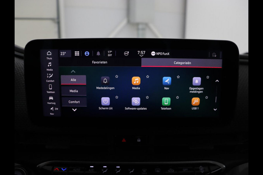 Fiat 500 La Prima 42 kWh | Panoramadak | Adaptive cruise | Leder | Camera | Keyless | Carplay | Parkeerhulp | Full LED | Side Assist | Climate control