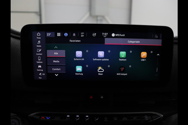 Fiat 500 La Prima 42 kWh | Panoramadak | Adaptive cruise | Leder | Camera | Keyless | Carplay | Parkeerhulp | Full LED | Side Assist | Climate control