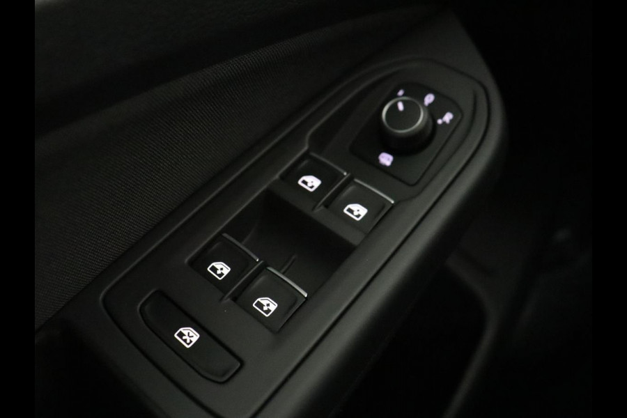 Volkswagen Golf 1.0 TSI Life | Carplay | Navigatie | Adaptive cruise | Sfeerverlichting | Full LED | Climate control | Parkeerhulp | Keyless Start