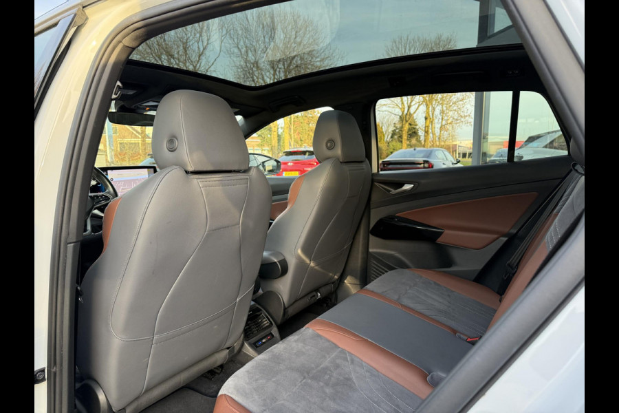 Volkswagen ID.4 Max 77 kWh | Warmtepomp | Panorama | IQ-Light | 360 Camera |