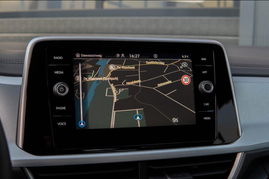 Volkswagen T-Roc 1.5 TSI Goal Edition Stoelverwarming | Carplay | LMV | ACC