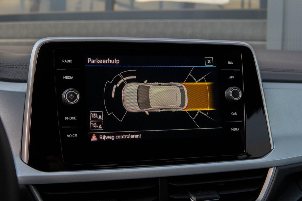 Volkswagen T-Roc 1.5 TSI Goal Edition Stoelverwarming | Carplay | LMV | ACC