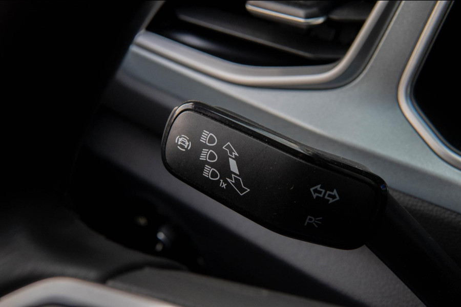 Volkswagen T-Roc 1.5 TSI Goal Edition Stoelverwarming | Carplay | LMV | ACC