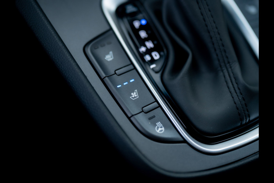 Hyundai Kona 1.6 GDI HEV Premium Sky | Trekhaak | Head Up | Leder | Adapt. cr. | Prijs Rijklaar!!